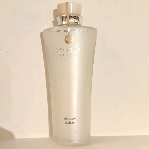 NWT Clé de Peau Émulsion Fraîche - Picture 1 of 3